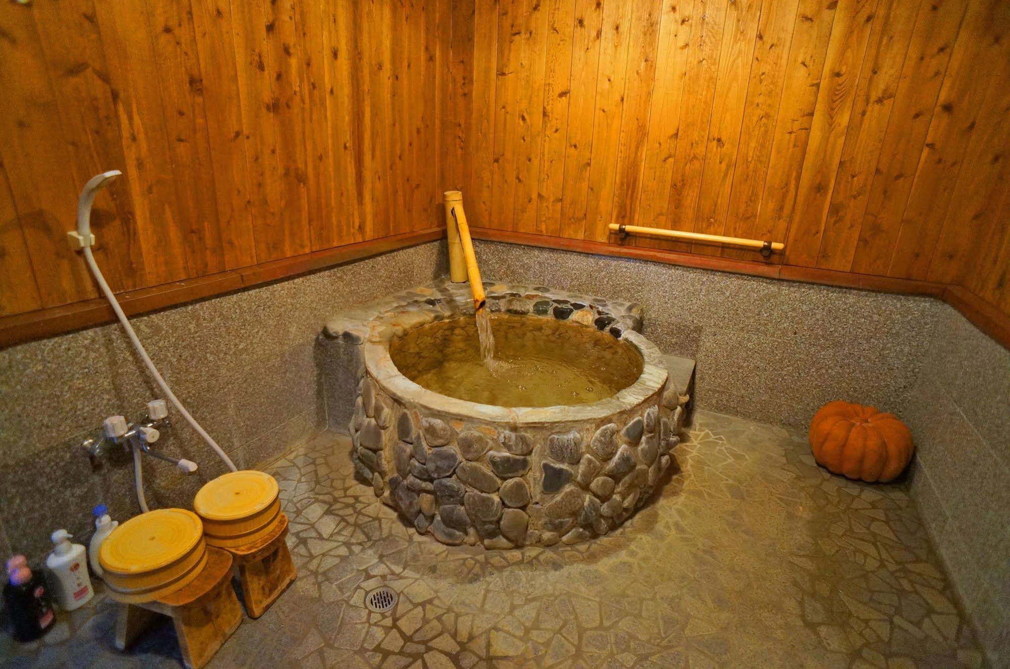 Hot Spring Inn Banya