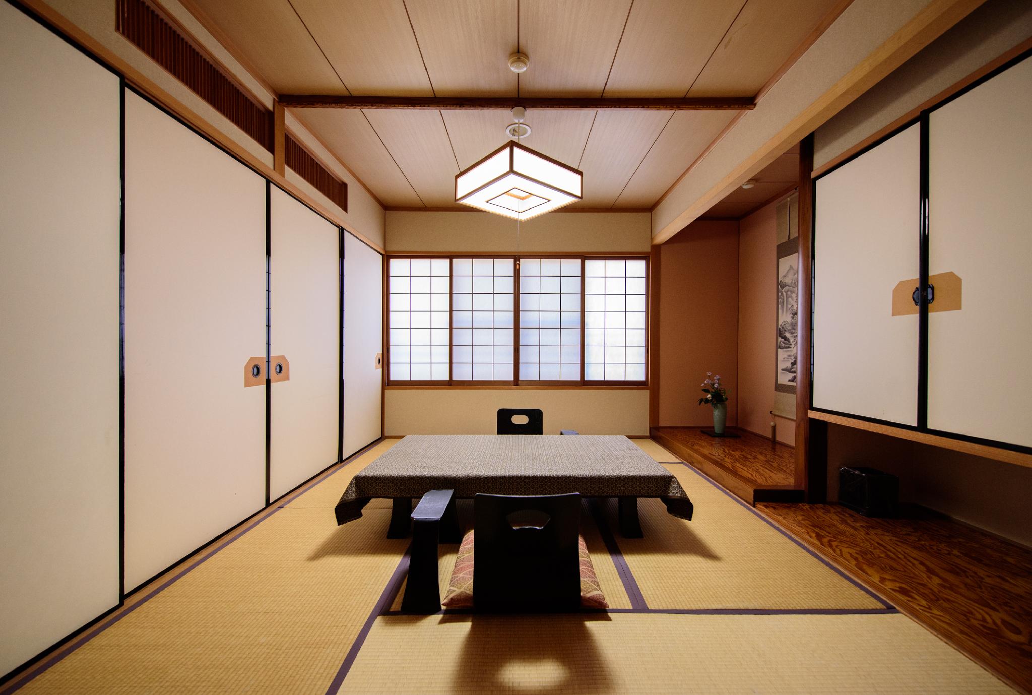 Yufuin Onsen Wafu Ryokan Tsuenosho