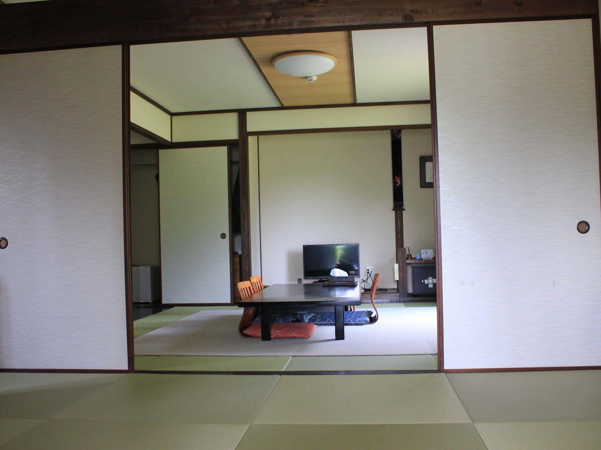 Yufuin Sanso Waremokou