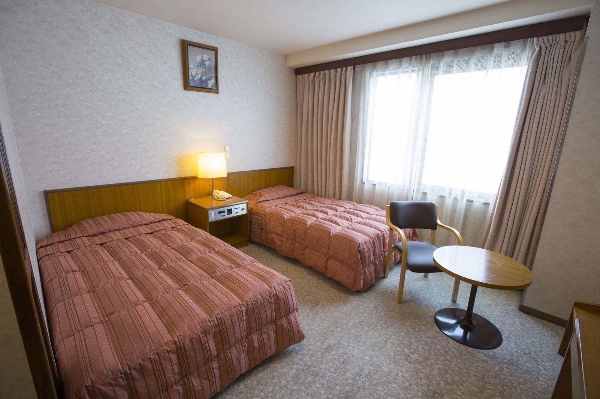 City Hotel Airport In Prince