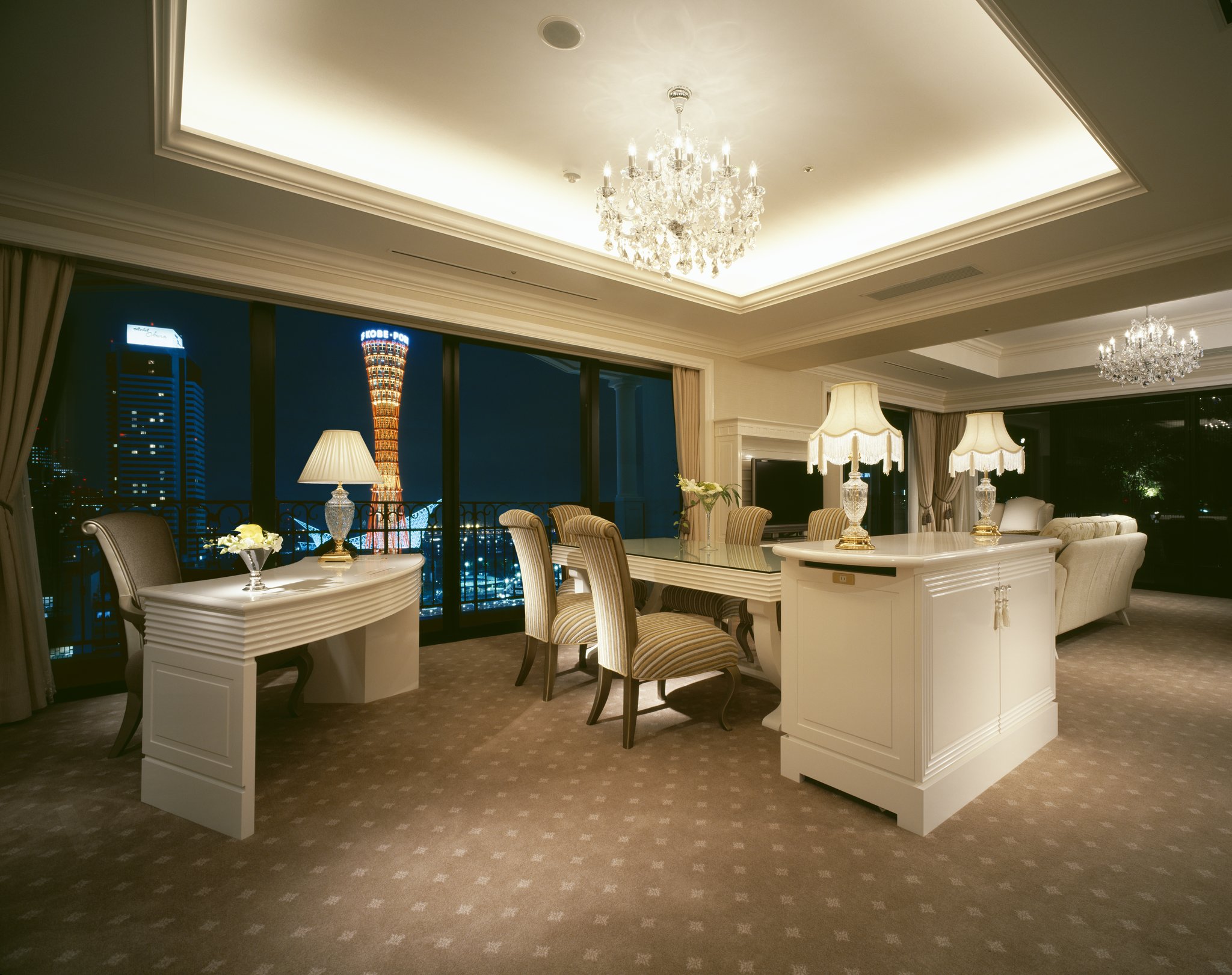 La Suite Kobe Harborland