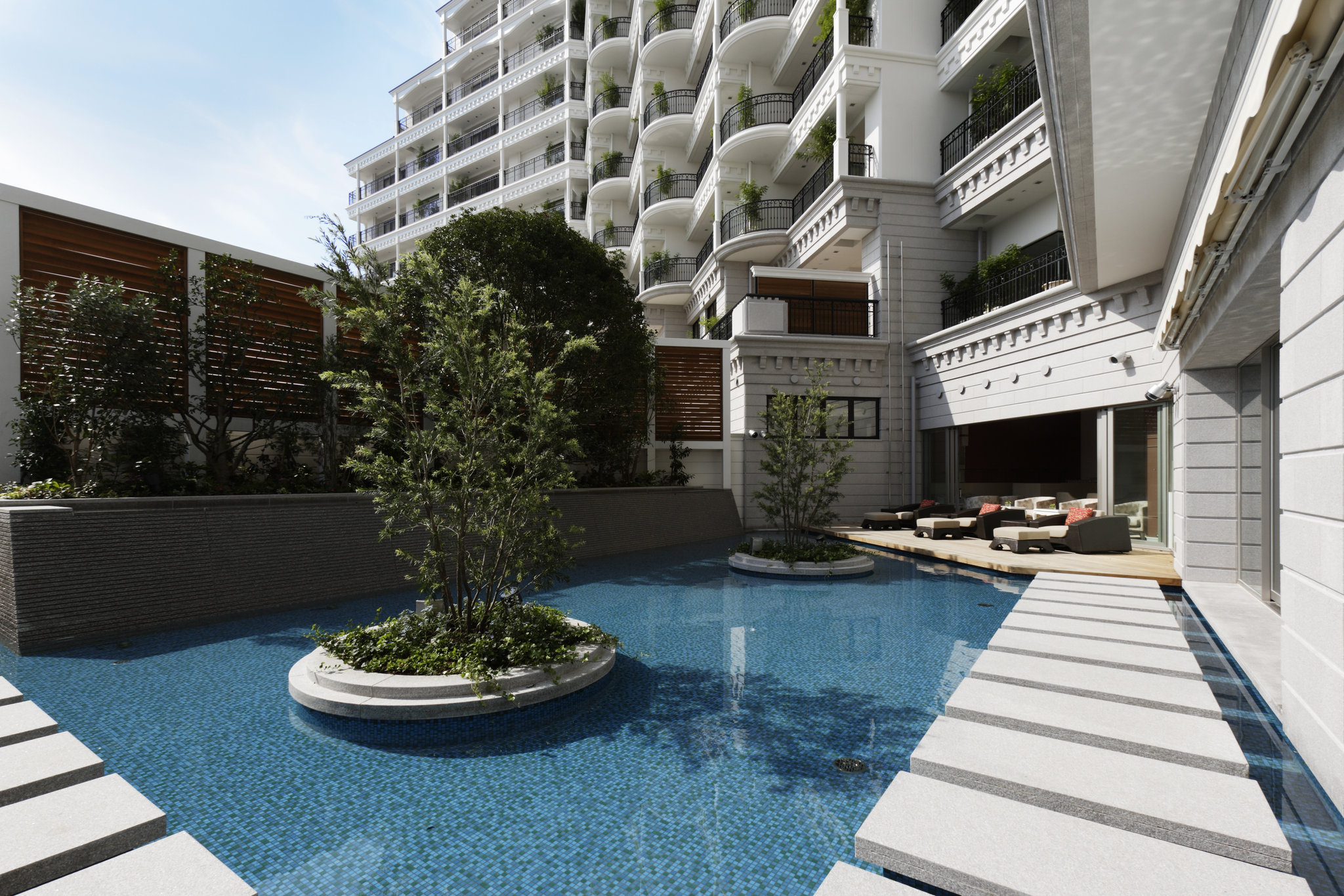 La Suite Kobe Harborland