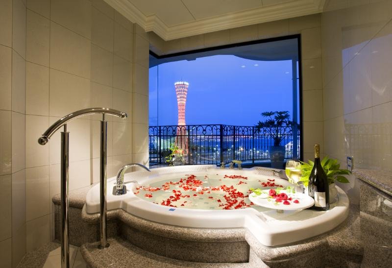 La Suite Kobe Harborland