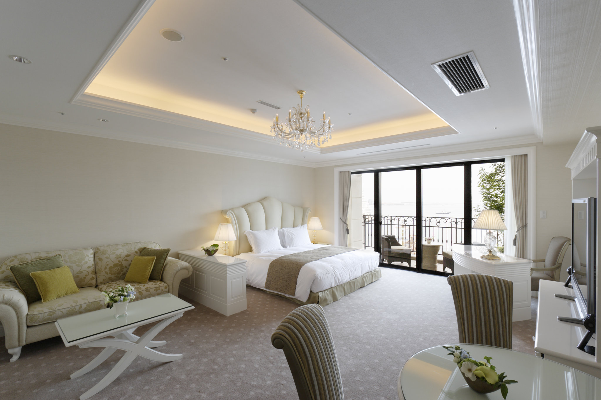 La Suite Kobe Harborland