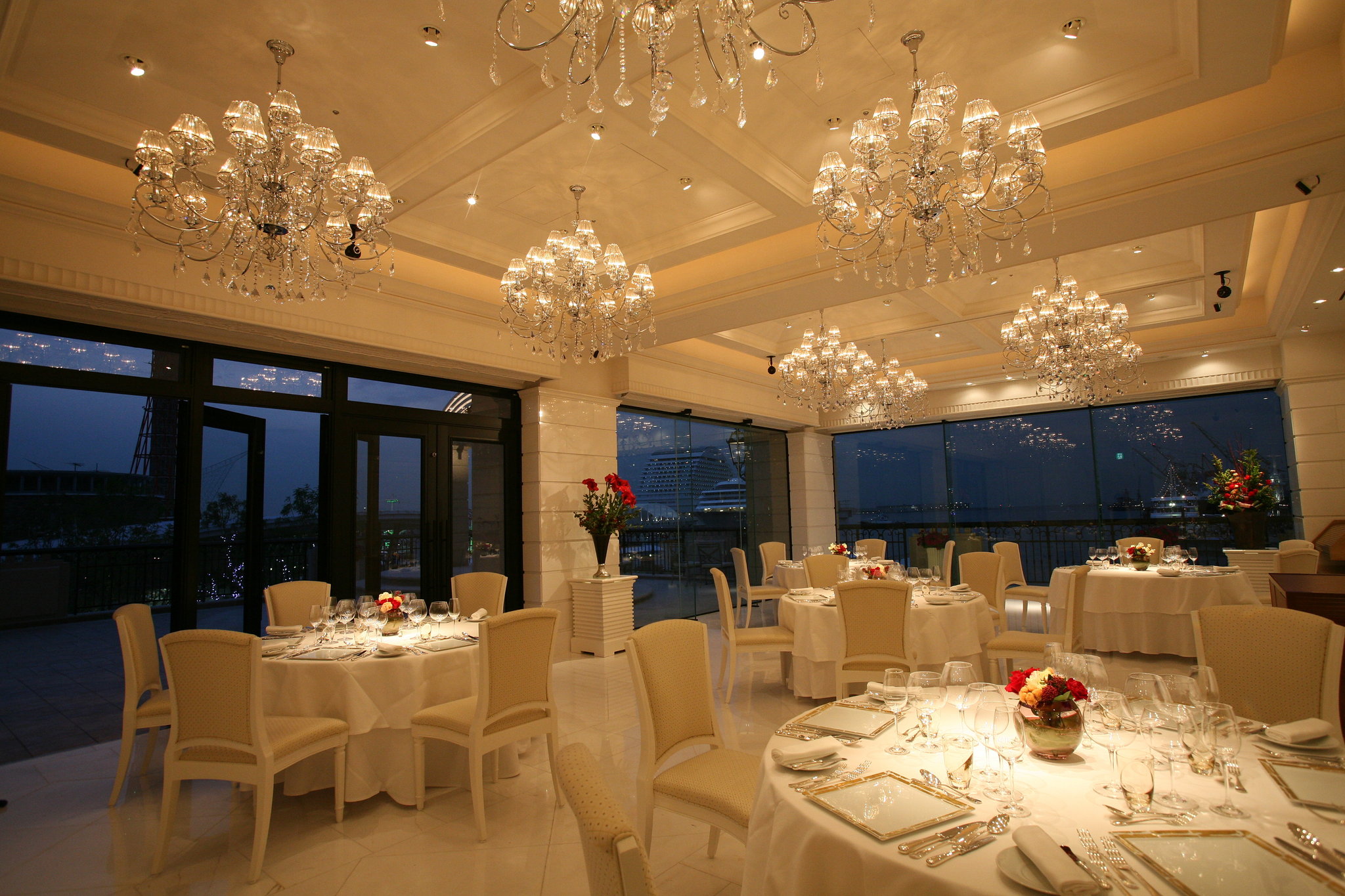 La Suite Kobe Harborland
