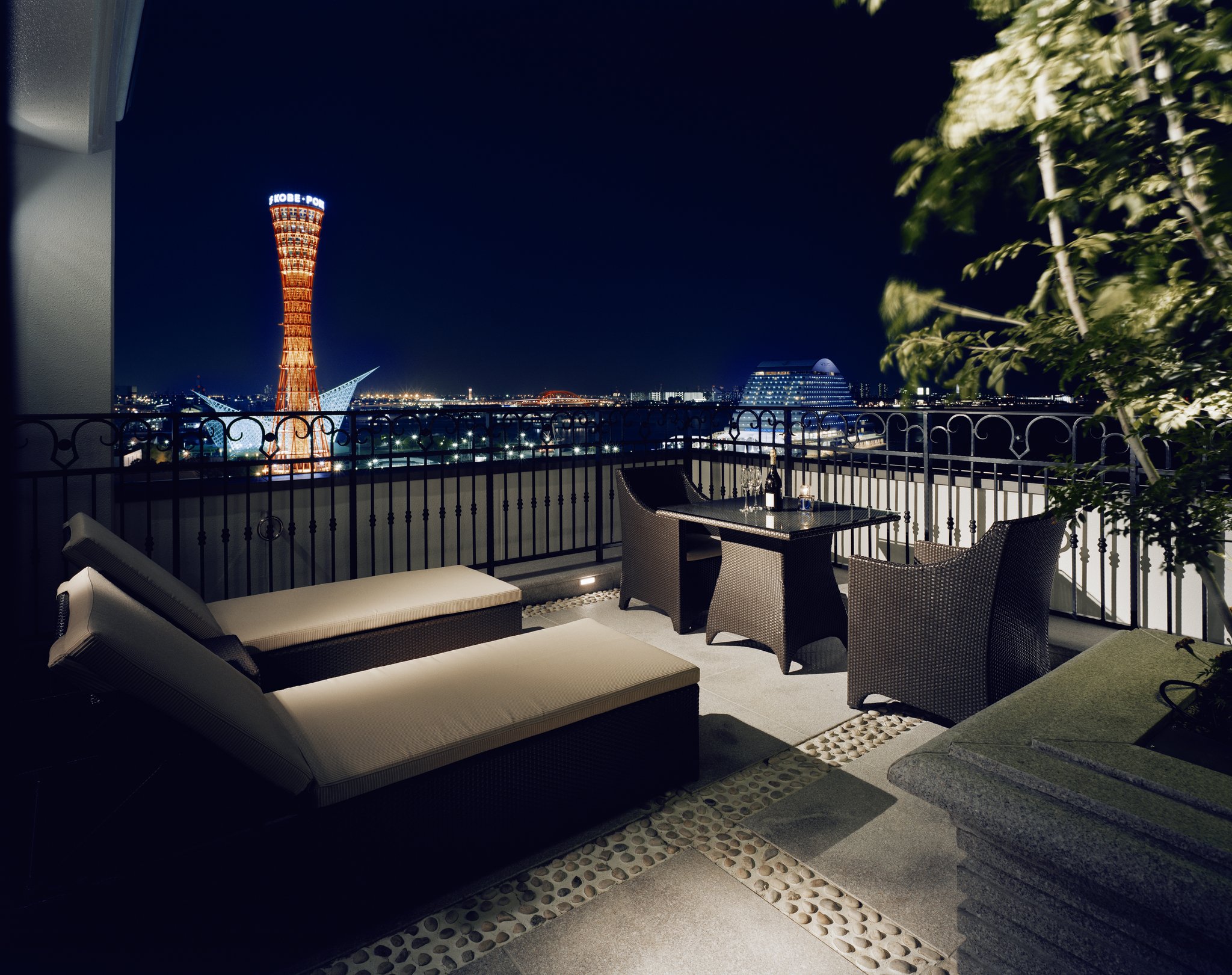 La Suite Kobe Harborland