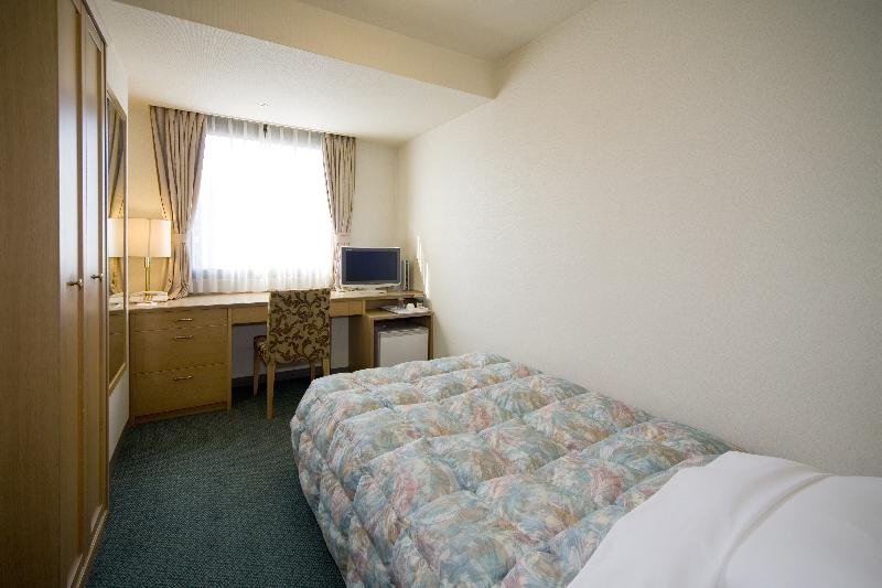 Sannomiya Terminal Hotel