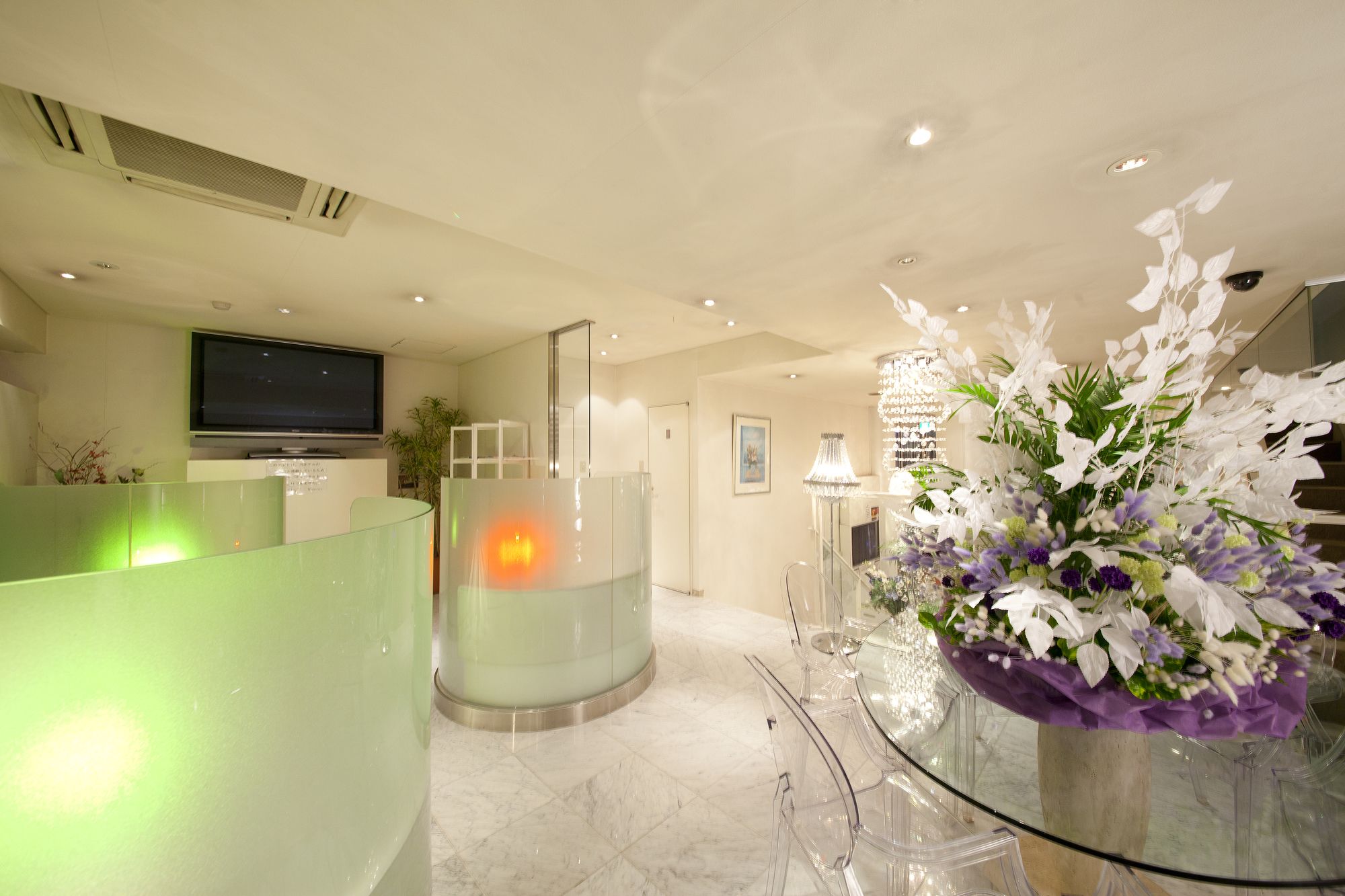 V Hotel