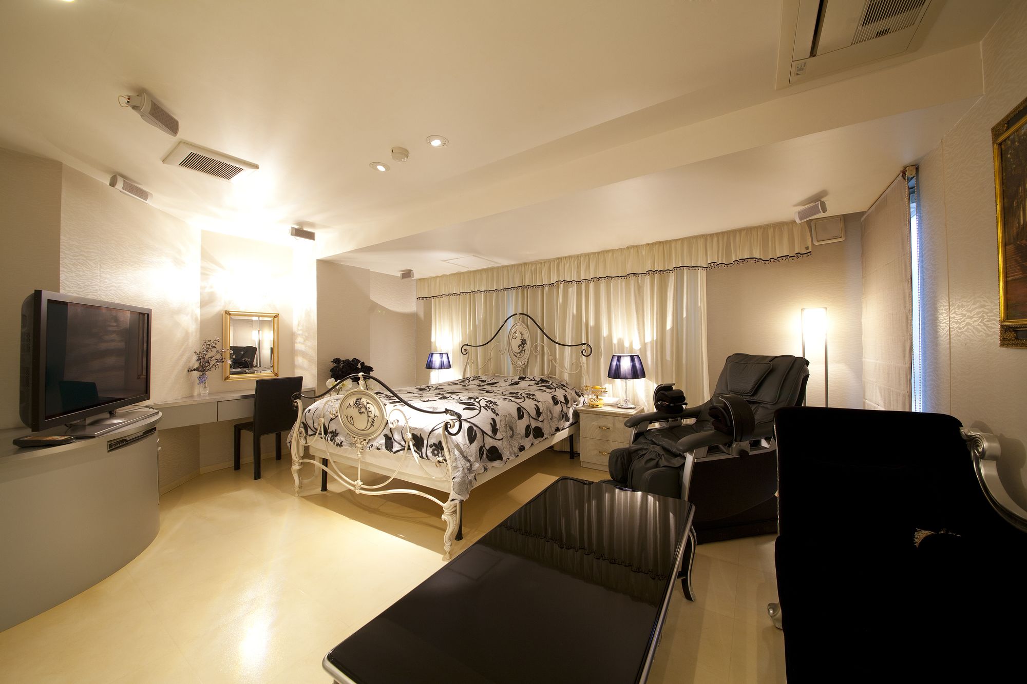 V Hotel