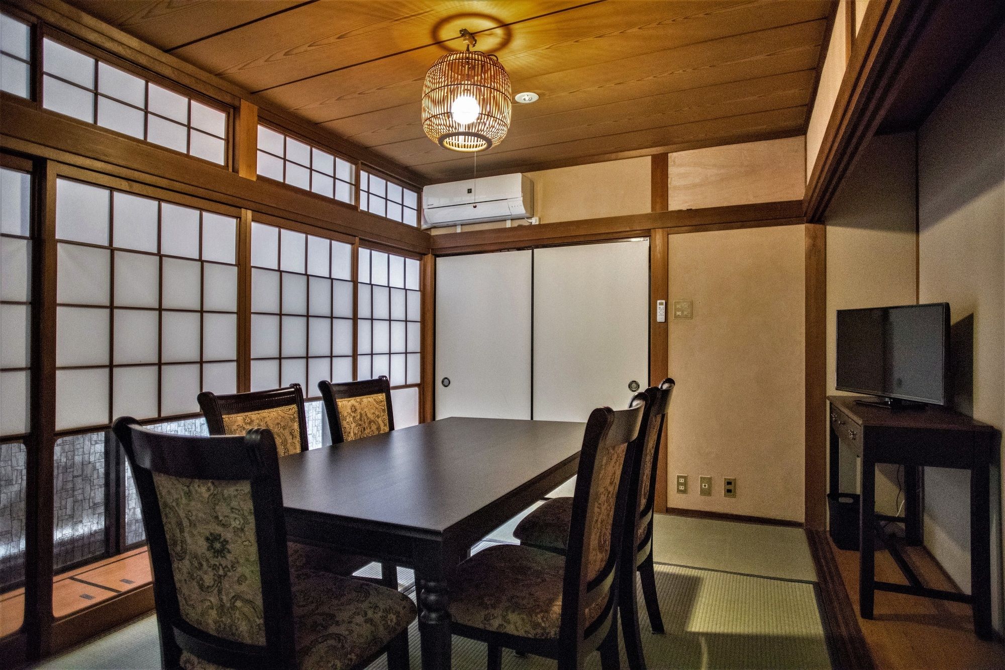 8INN Gojo Omiya