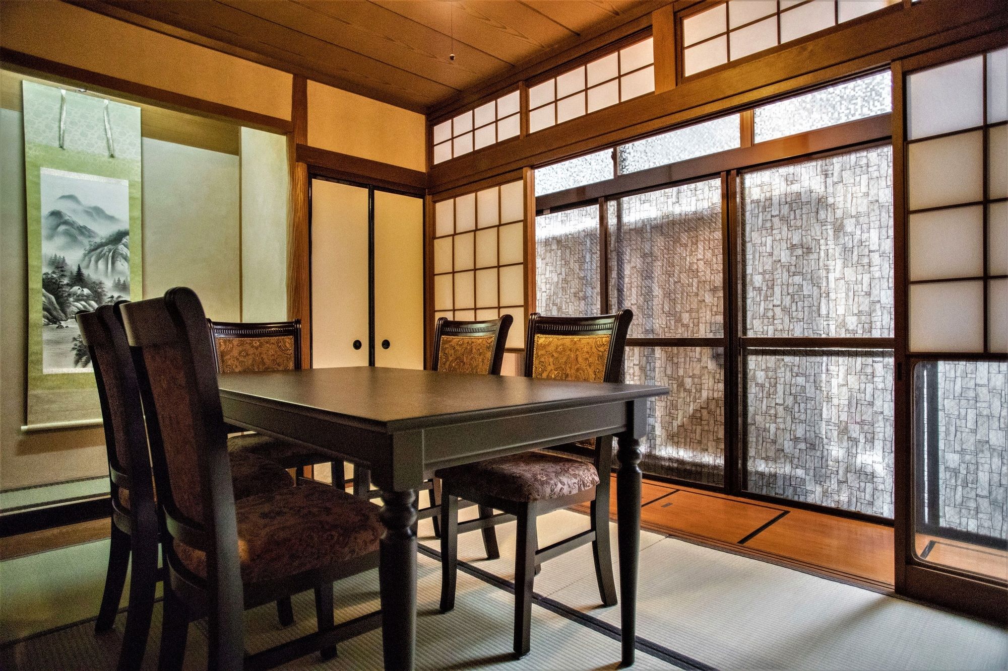 8INN Gojo Omiya