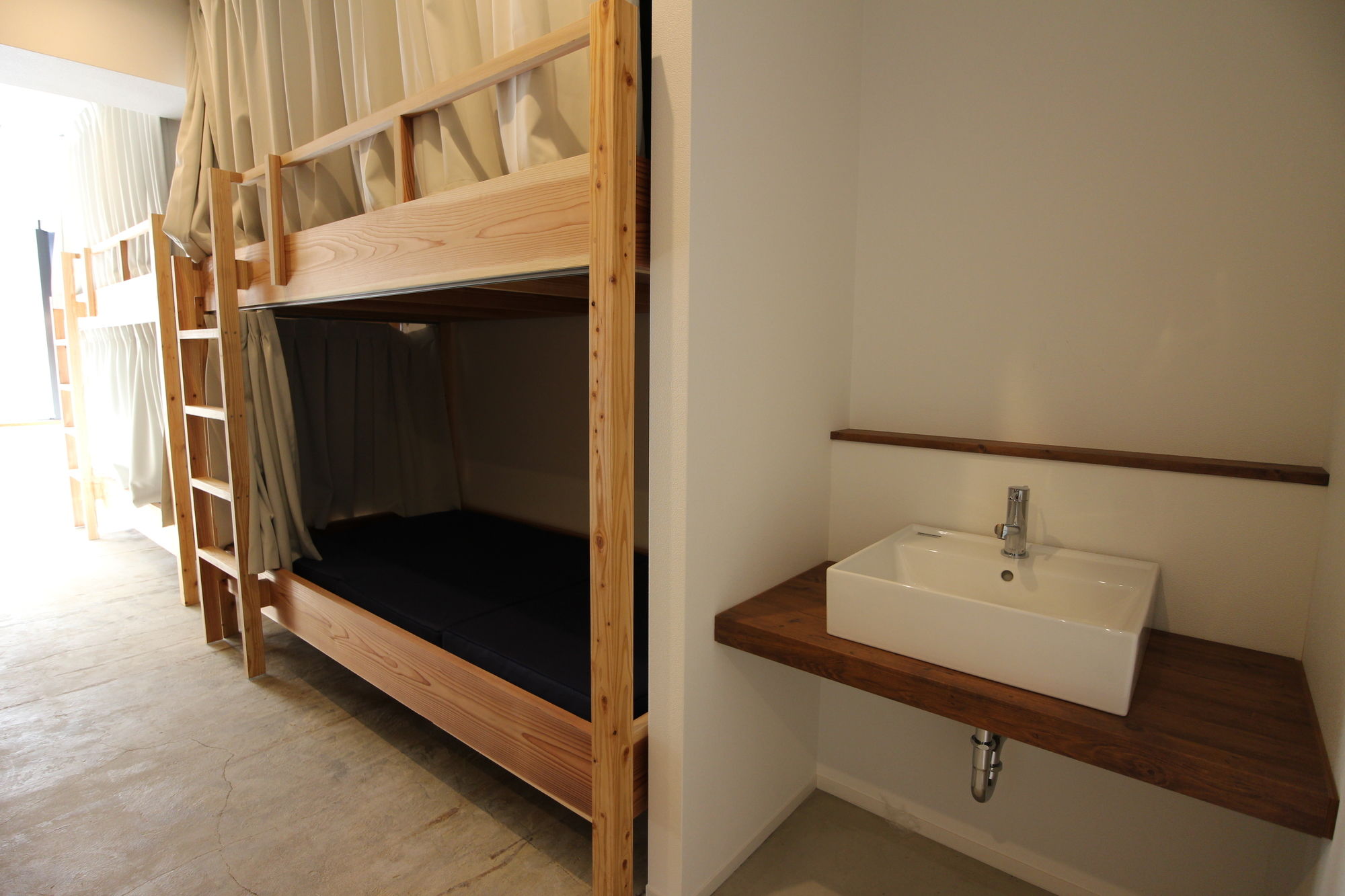 Bird Hostel