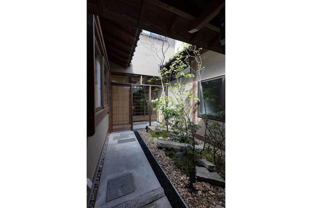 Choya Gosho-Minami