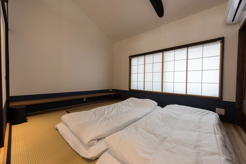 Cymbidium House Kyoto