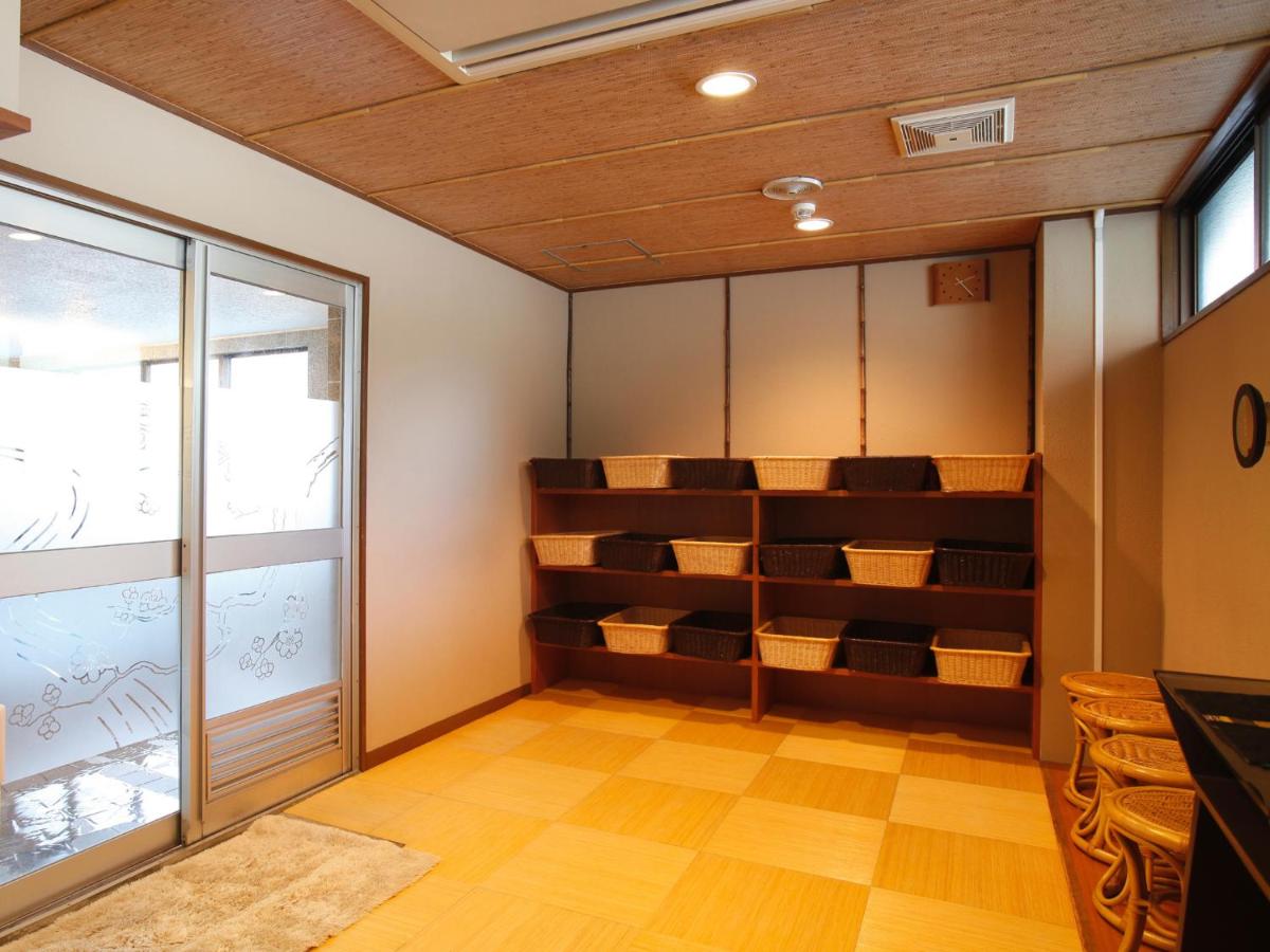 Gion Shinmonso