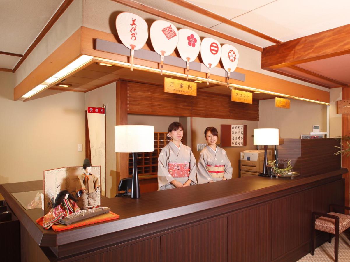Gion Shinmonso