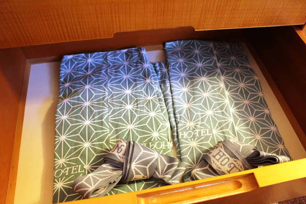 The Prince Kyoto Takaragaike, Autograph Collection