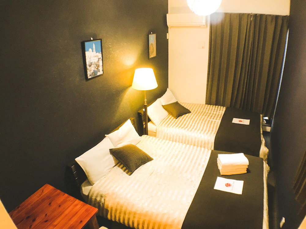 Guest House One More Heart Nishijin 1