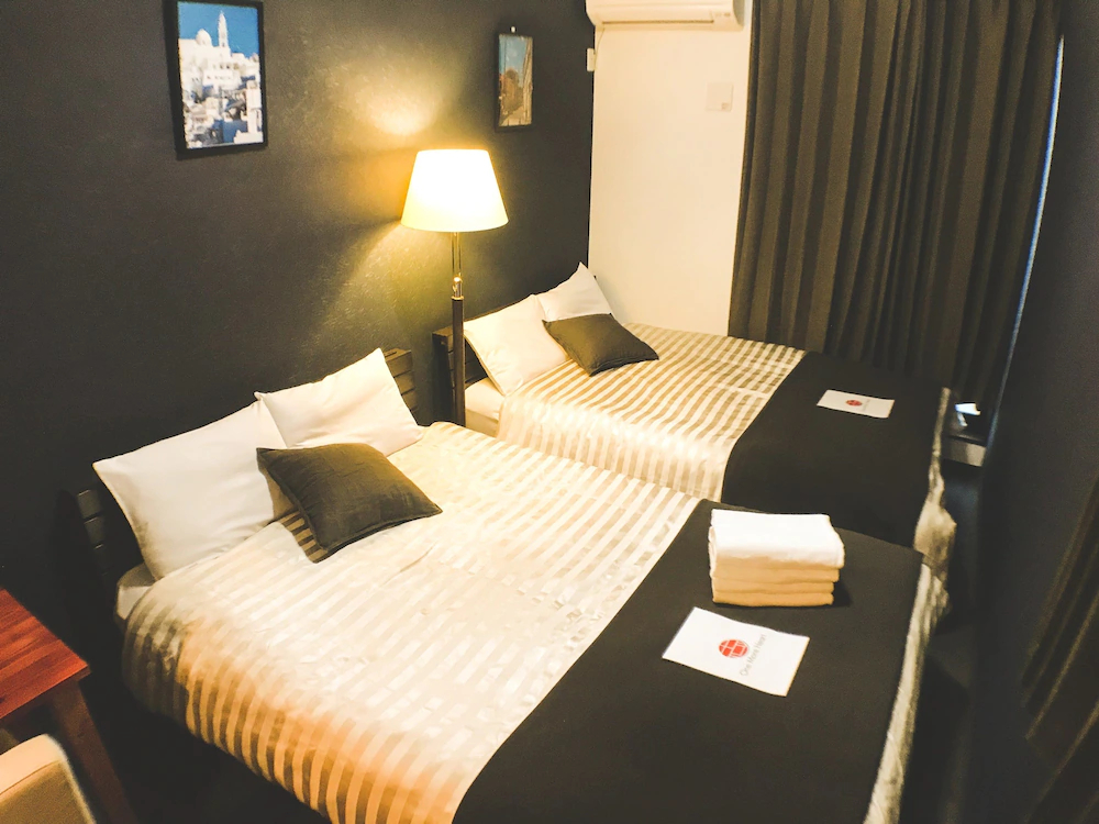 Guest House One More Heart Nishijin 1
