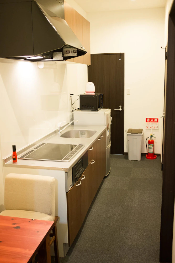 Guest House One More Heart Nishijin 1