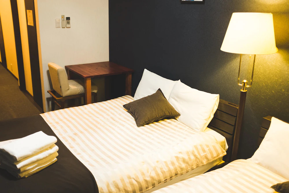 Guest House One More Heart Nishijin 1