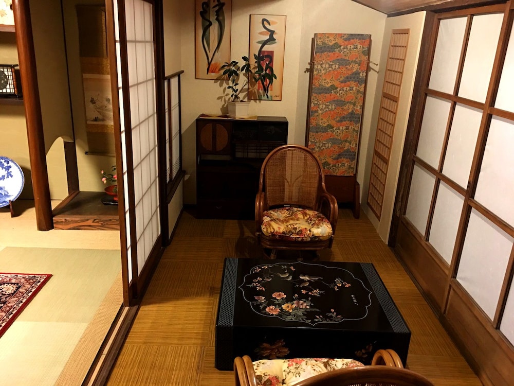 Hananobou Kinkakuji-michi