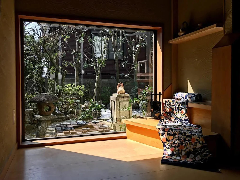 Hananobou Kinkakuji-michi