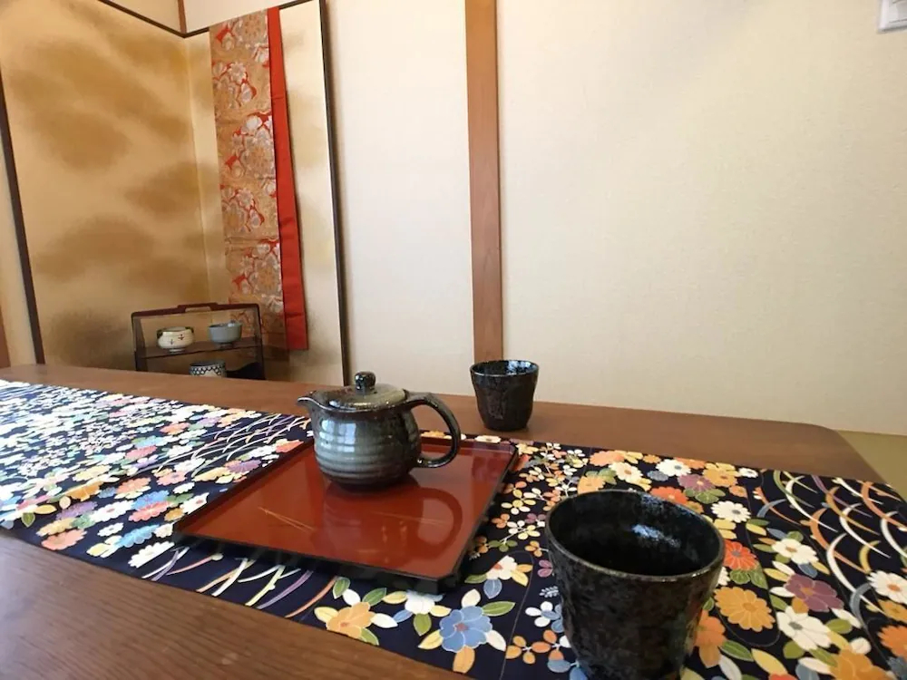 Hananobou Kinkakuji-michi