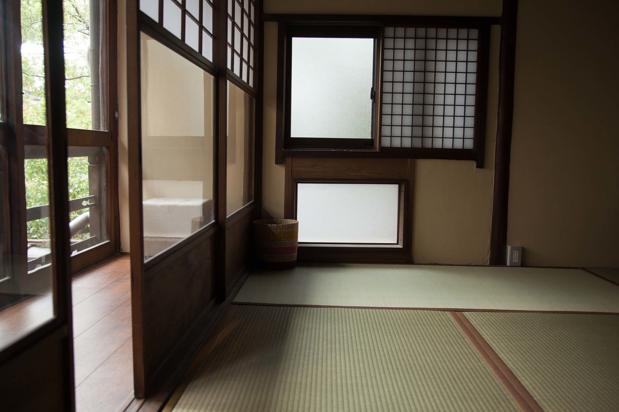 Kyoto Guesthouse Lantern In Gion