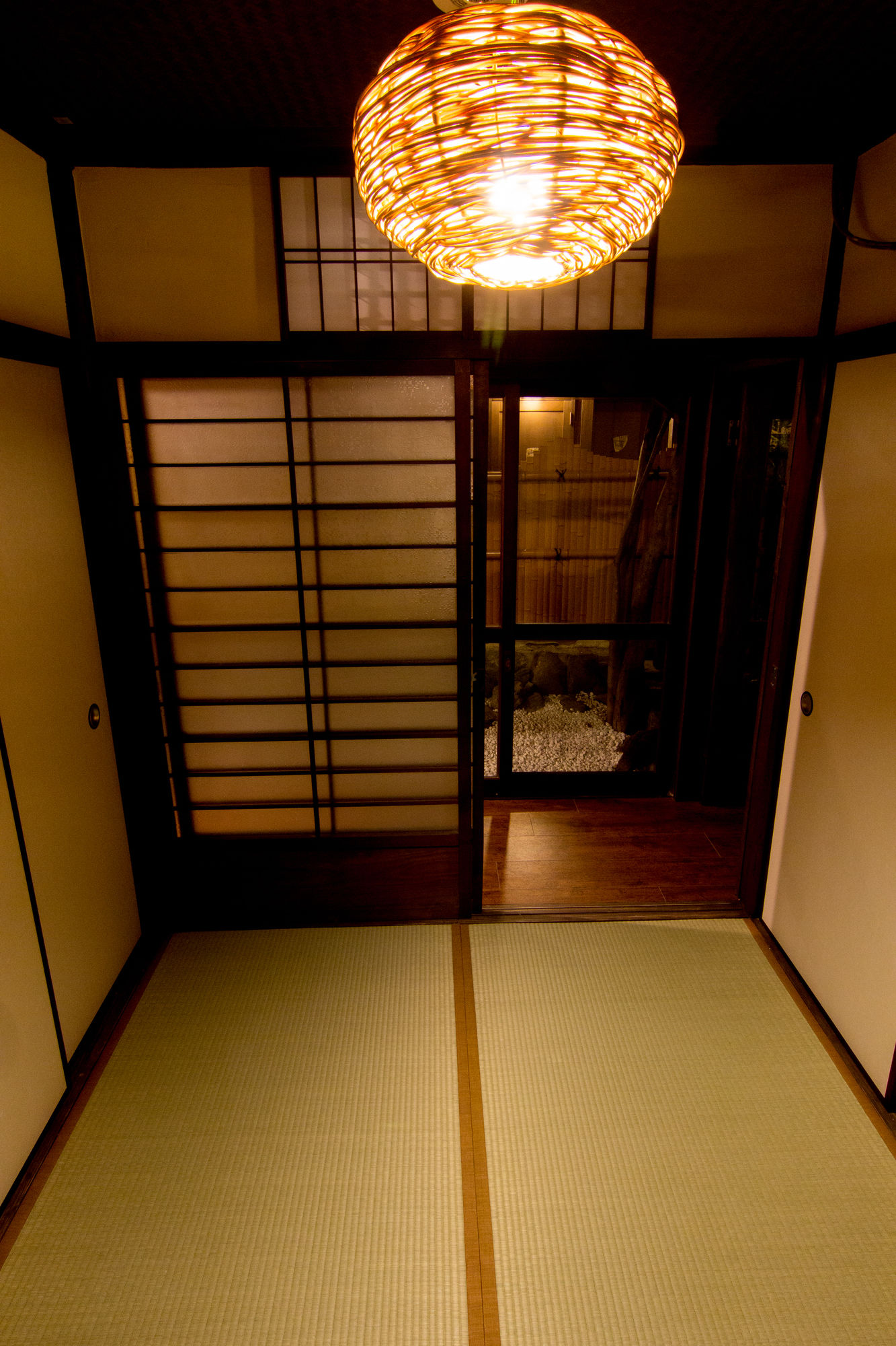 Kyoto Guesthouse Lantern In Gion