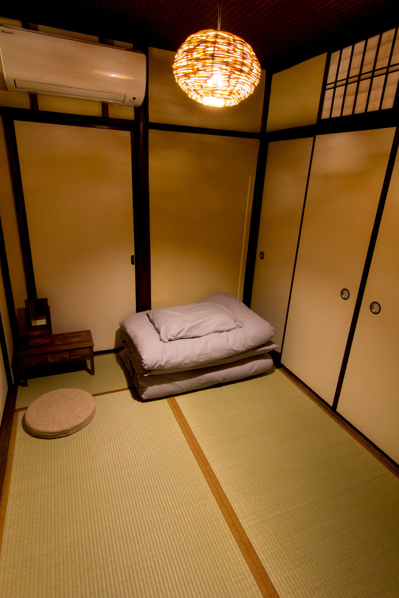 Kyoto Guesthouse Lantern In Gion