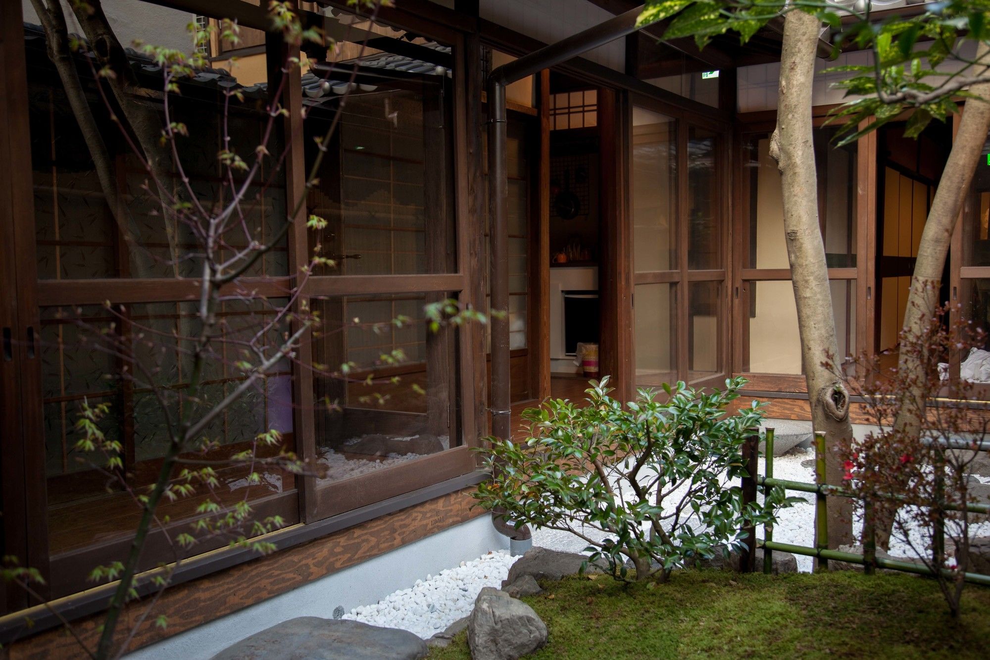 Kyoto Guesthouse Lantern In Gion