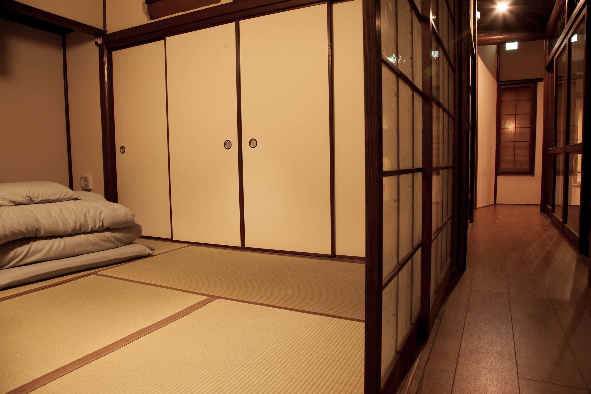 Kyoto Guesthouse Lantern In Gion