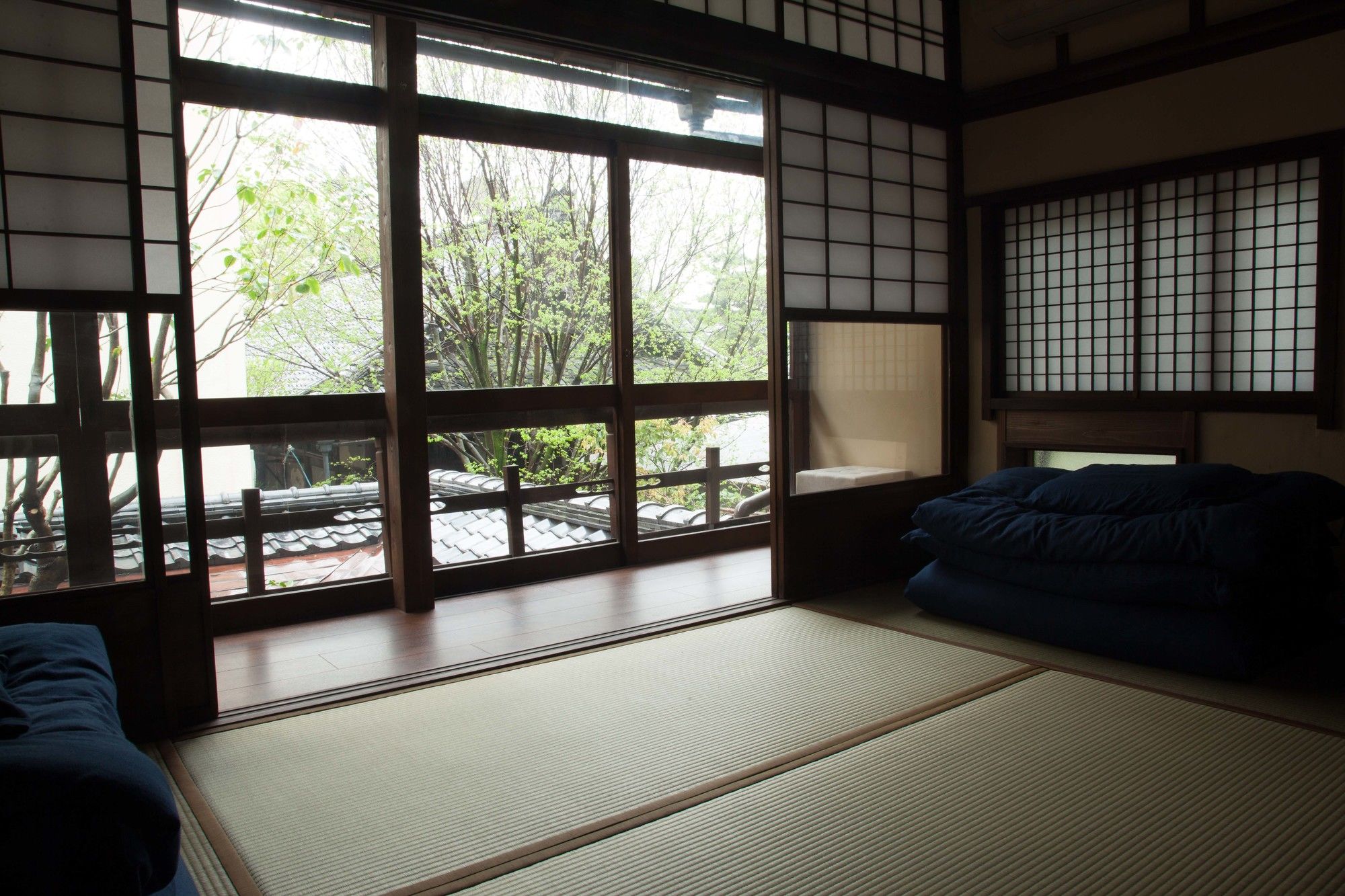 Kyoto Guesthouse Lantern In Gion