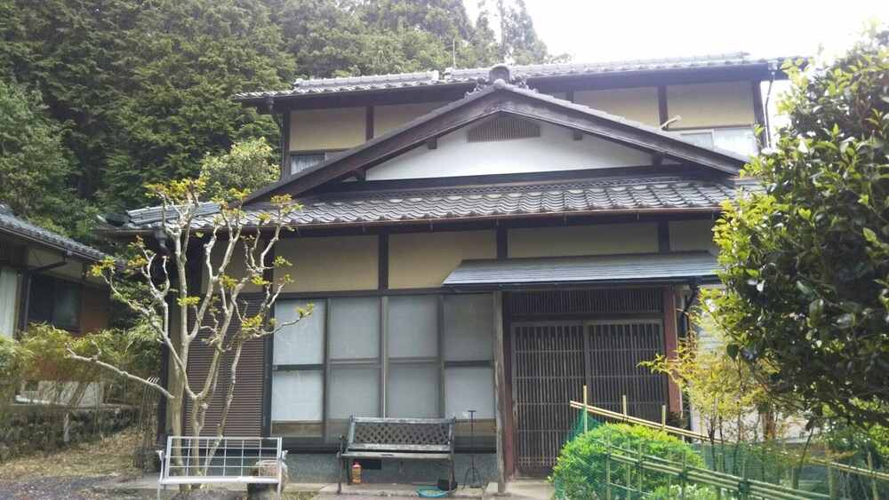 Minshuku Kochihira
