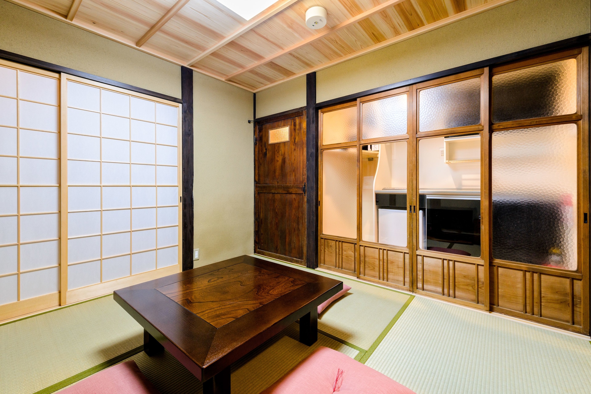 Nadeshiko Shirakawa