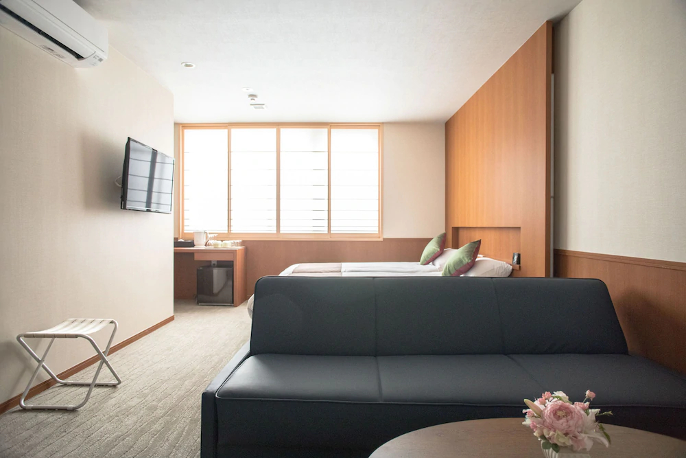 No6 Nijo Hotel