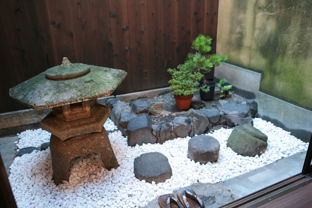 Sanjo Kyonoya