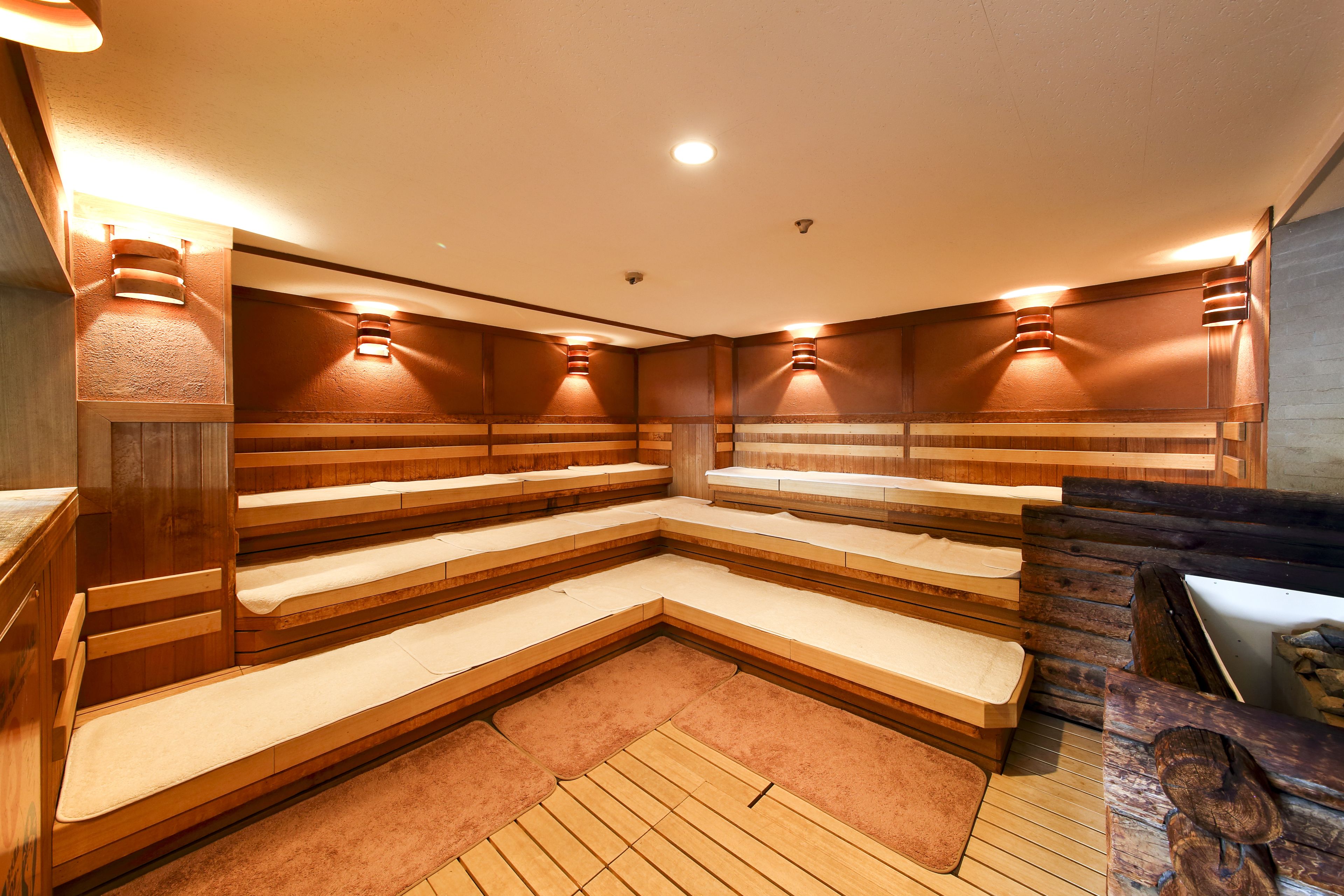 Sauna & Capsule Hotel Rumor Plaza