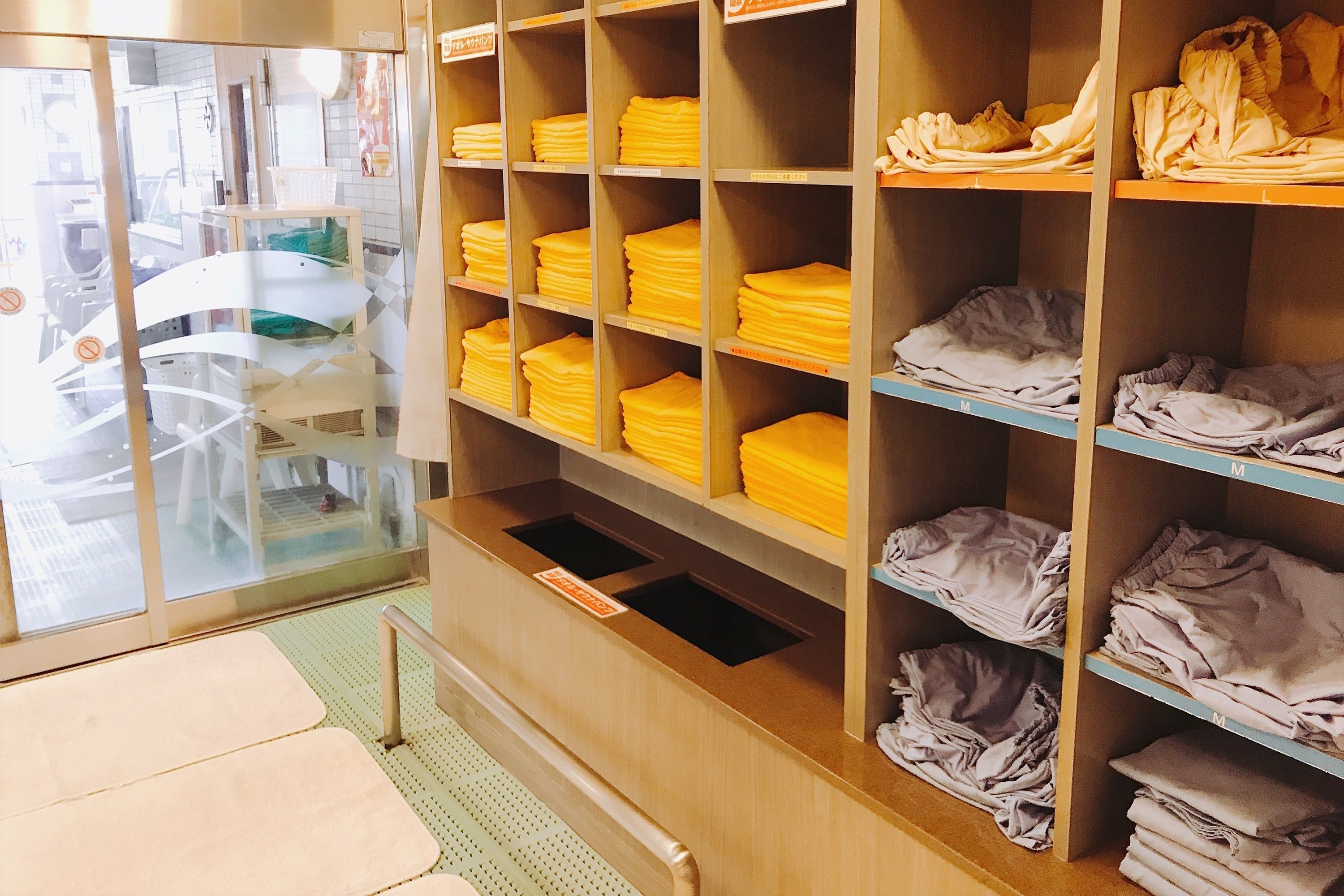 Sauna & Capsule Hotel Rumor Plaza