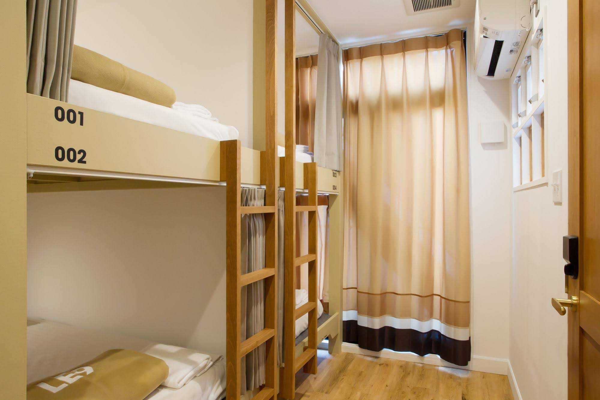 The Next Door Hostel, lower east nine