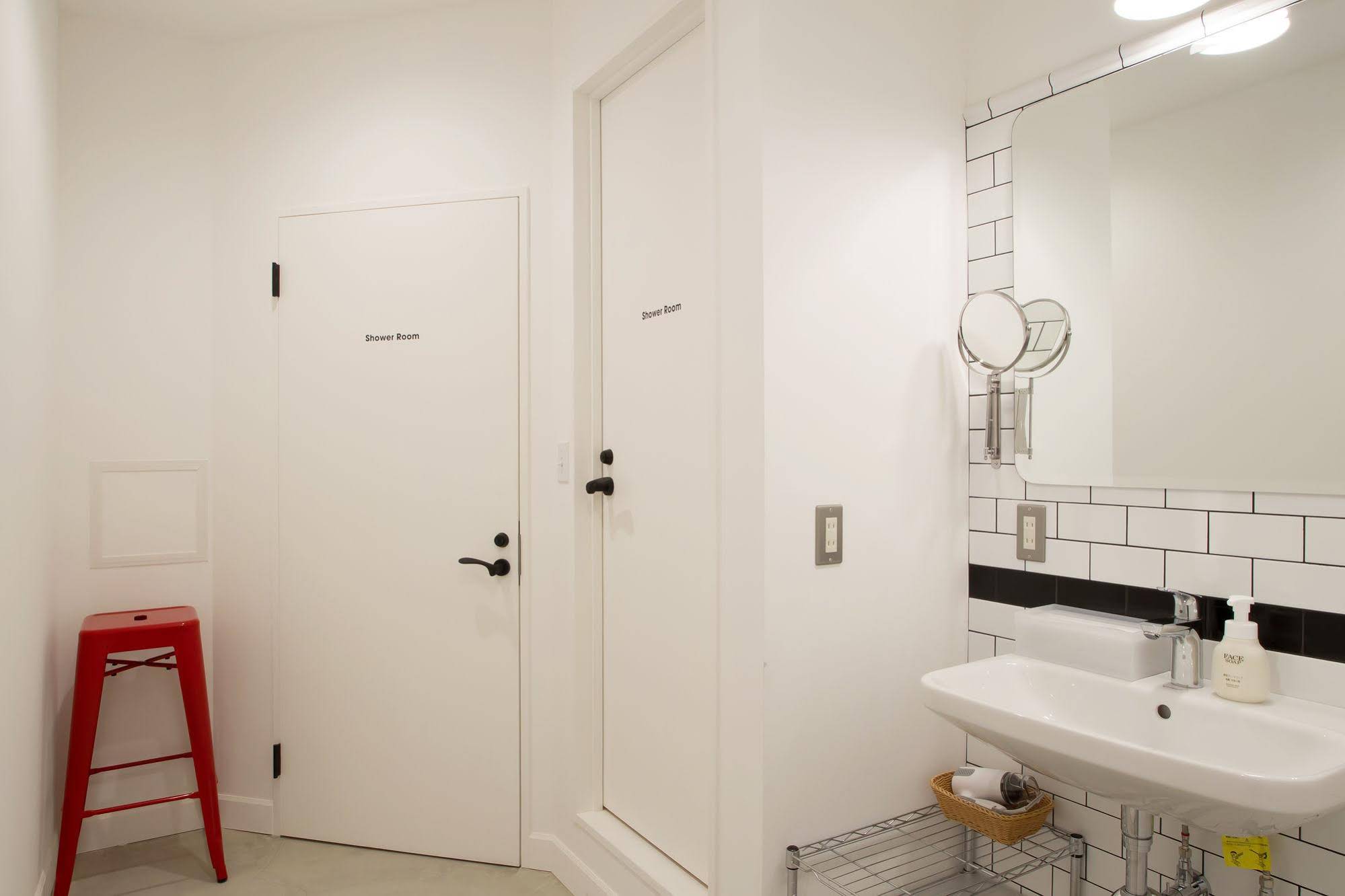 The Next Door Hostel, lower east nine