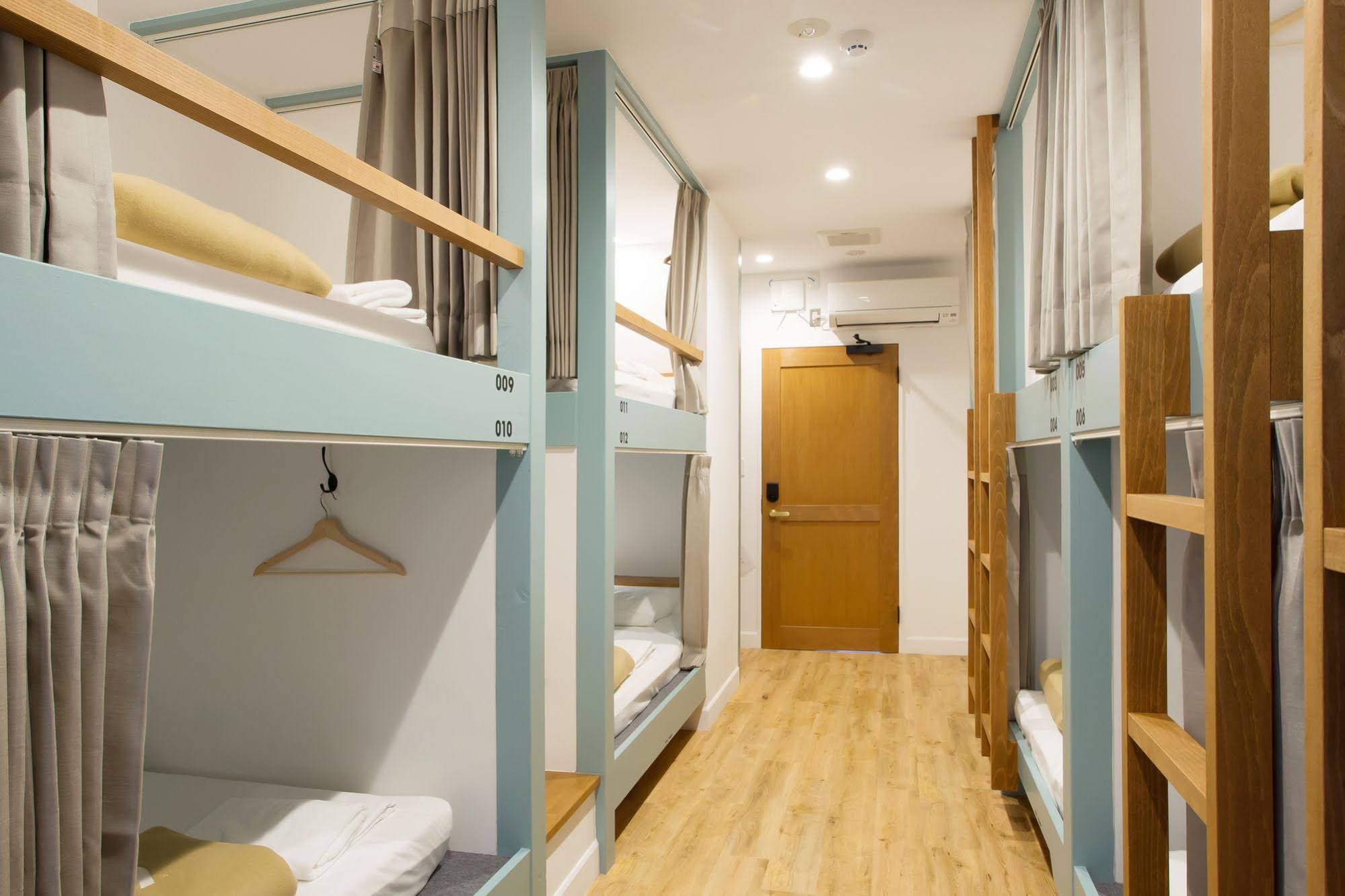 The Next Door Hostel, lower east nine