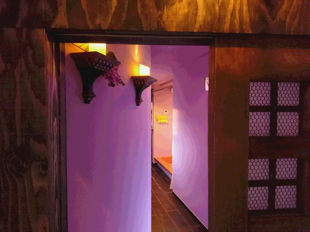 Yadoya Iron Lodge