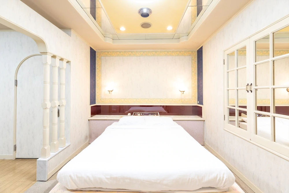 Hotel Tatsuyoshi Sennan Misakimachi by OYO Rooms
