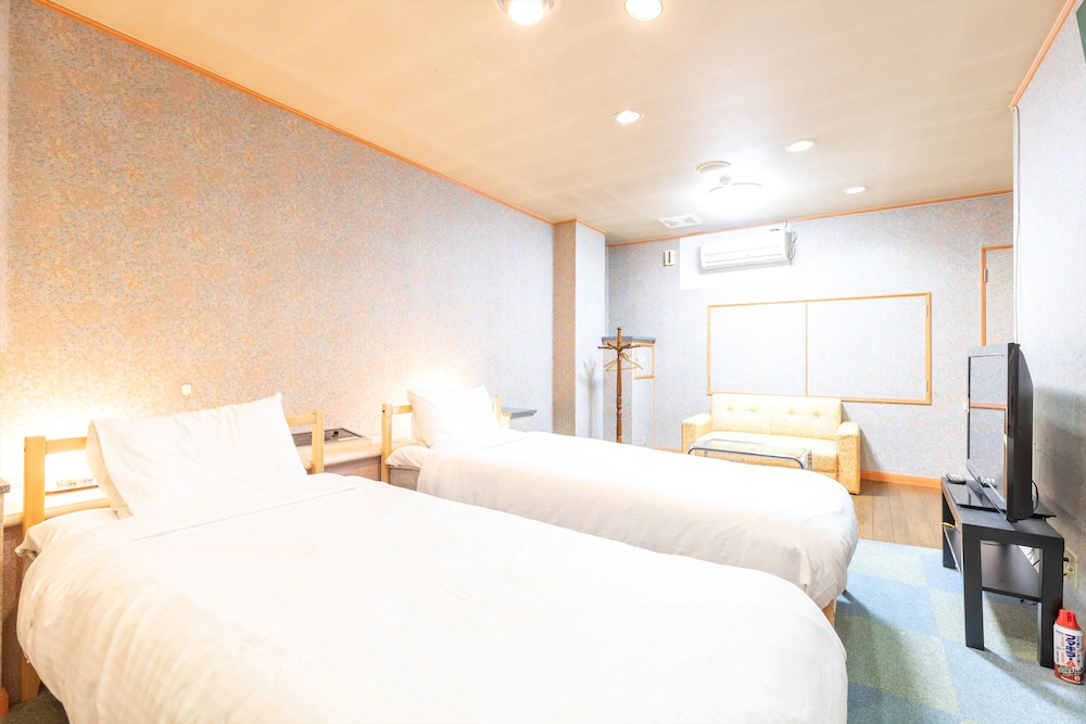 Hotel Tatsuyoshi Sennan Misakimachi by OYO Rooms