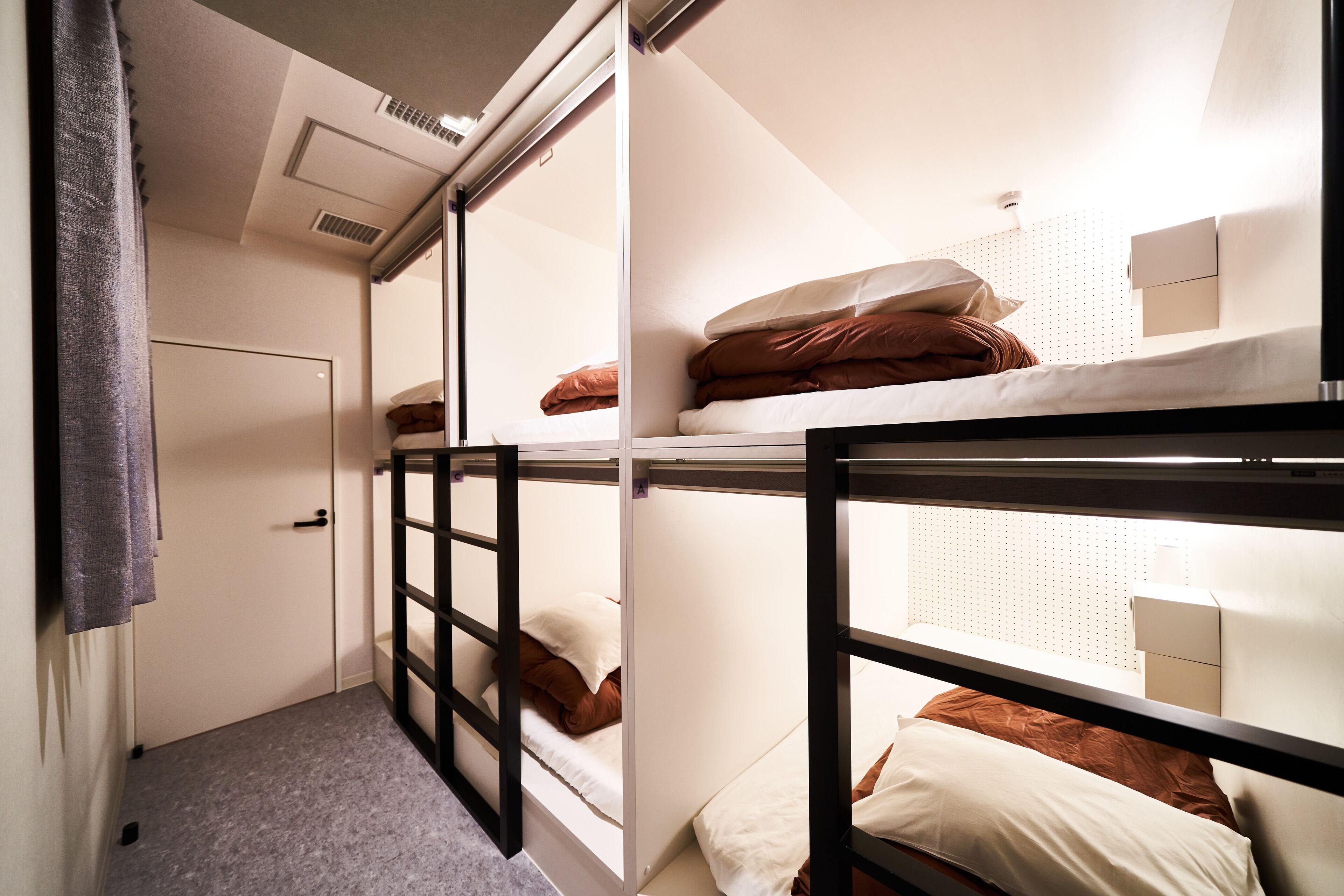 &And Hostel Shinsaibashi East