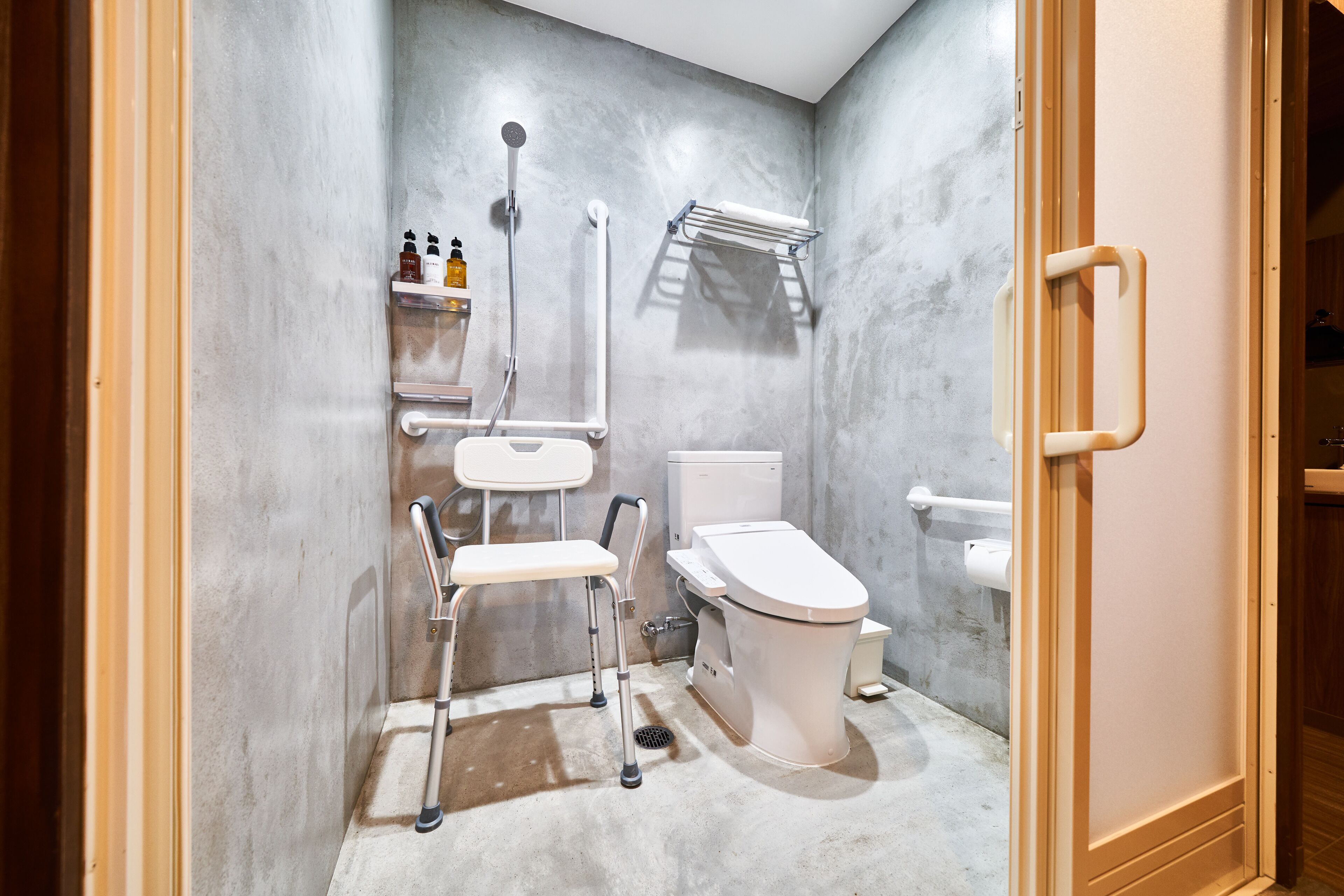 &And Hostel Shinsaibashi East