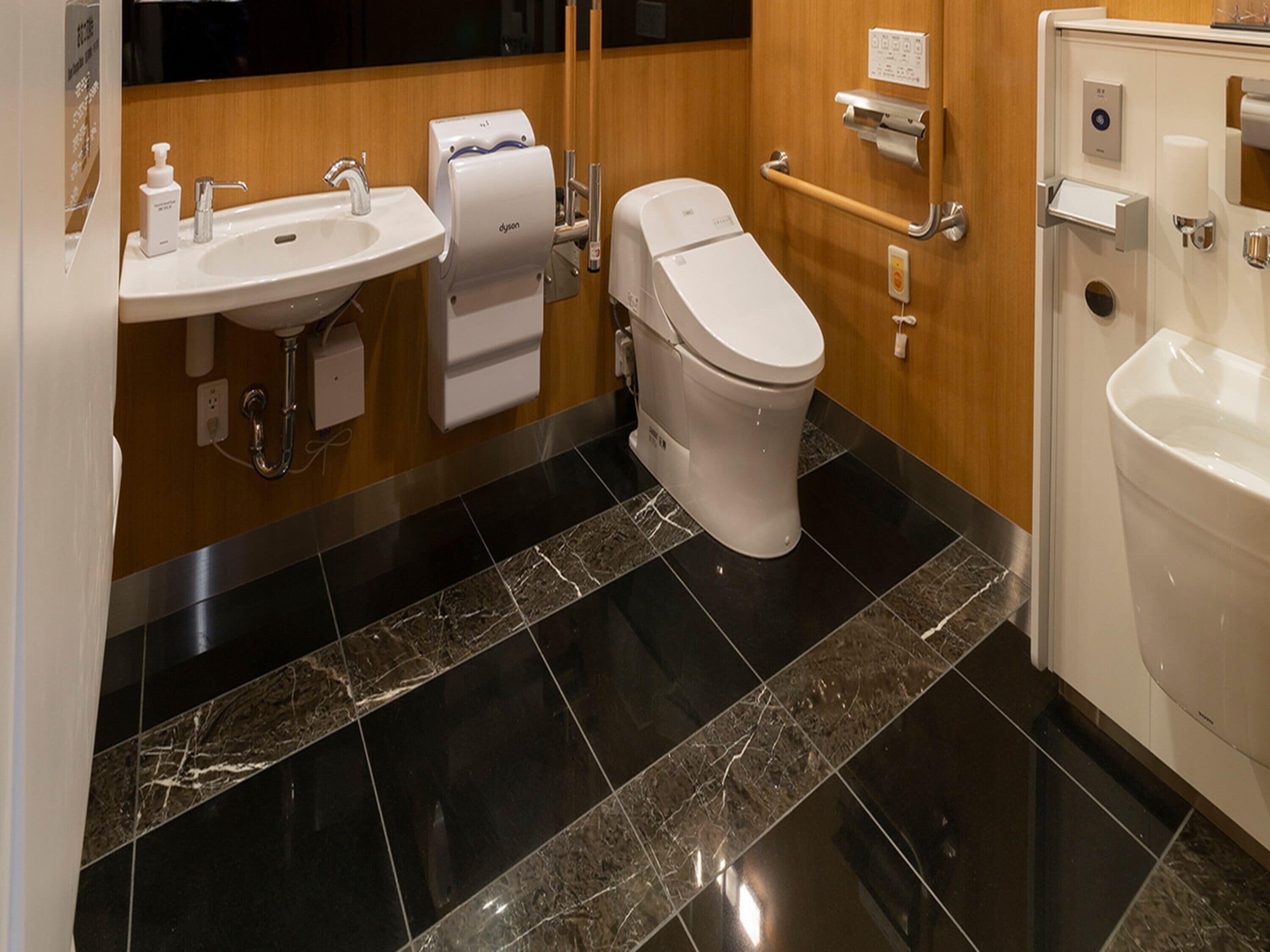 APA Hotel Sakaisuji Kitahama Ekimae