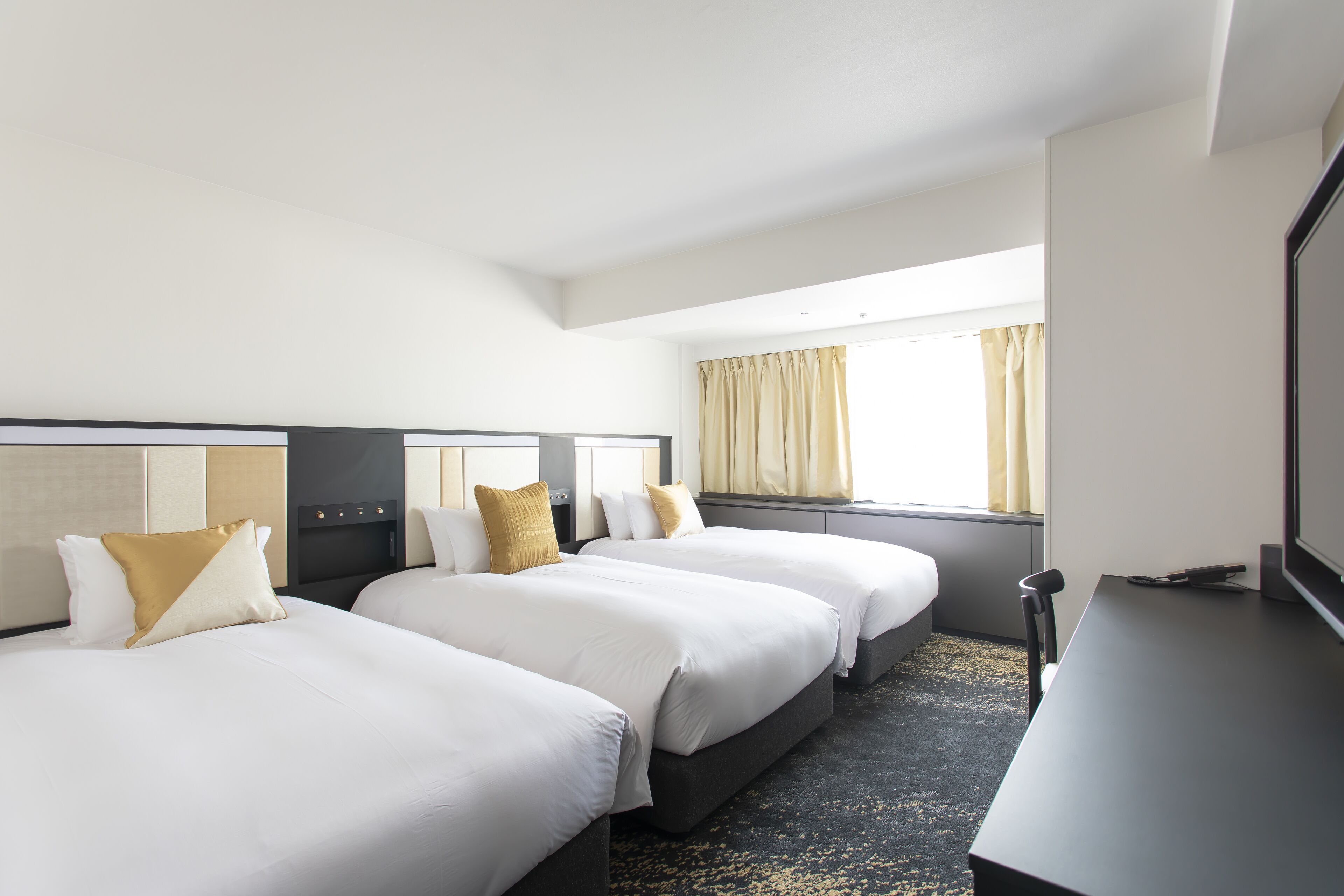 Cross Hotel Osaka